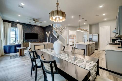 Houston Heights Luxury Home Stunning 4BR