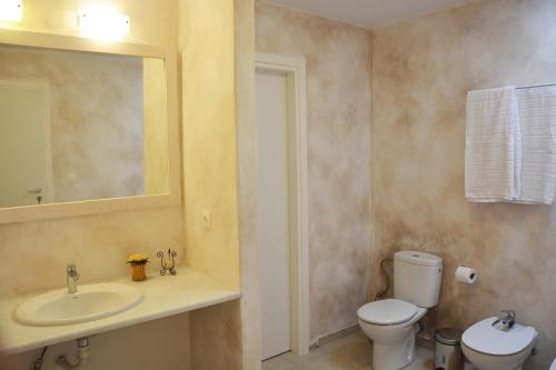 Two-Bedroom Villa image 10