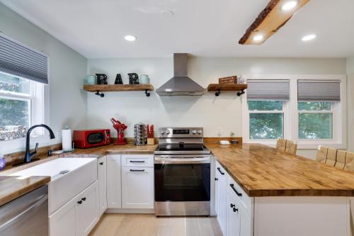 Apartment Minutes from Camelback Mountain with Washer Dryer in Tannersville