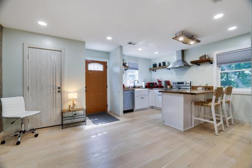 Apartment Minutes from Camelback Mountain with Washer Dryer in Tannersville