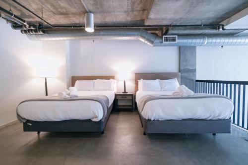 Multiple Hollywood Apartments Hub, Los Angeles (photo 7)