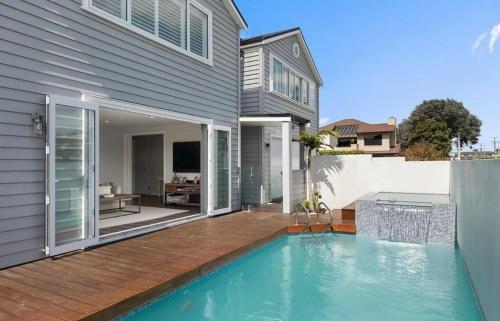 The Boat House, Custom Bar, Theatre Room, Ensuite – khách sạn tại Mount Maunganui