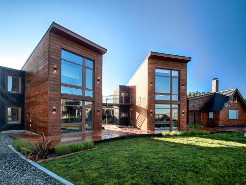 Exterior view of Luna Llena Dina Huapi