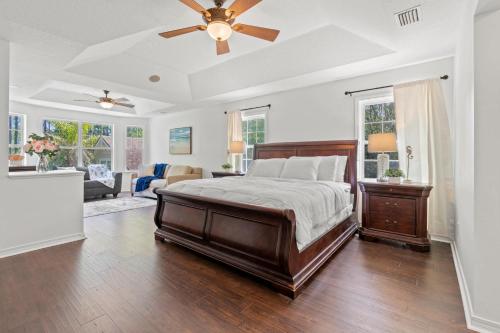 Aqua Dream - Home for 11 in Butler Beach
