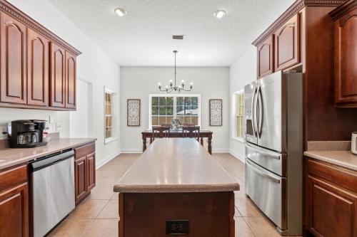 Aqua Dream - Home for 11 in Butler Beach