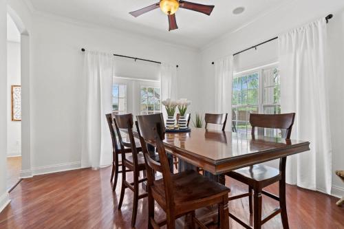 Aqua Dream - Home for 11 in Butler Beach