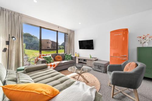 View, 1BR Apartment 43 sleeps 5,Golf,Beach,Hot Springs in Fingal