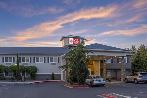 Best Western Plus Vintage Valley Inn