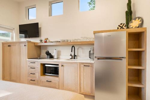 Downtown Kokopelli #1- Newly Remodeled Stylish Studio thumb 2
