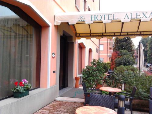 入口, 亞歷山大酒店 (Hotel Alexander) in 菲奧拉諾－莫代內塞