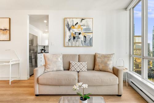 Best Location Downtown Chic Suites in Vancouver, Canada