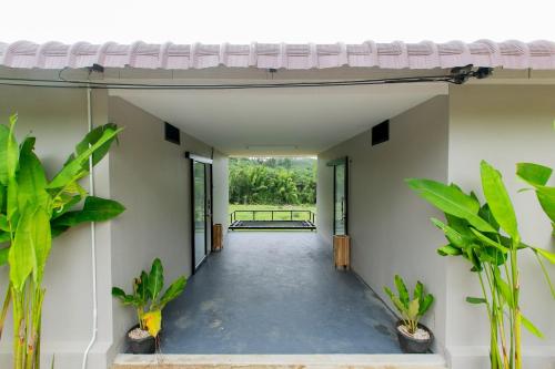 Khaosok River Stone Resort & Camp
