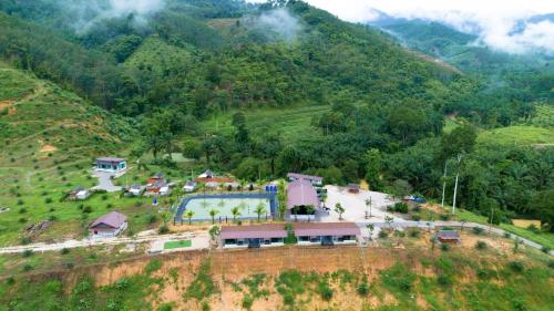 Khaosok River Stone Resort & Camp