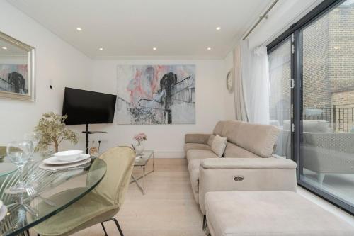 Mayfair's Luxurious Gem with Terrace, London (photo 4)