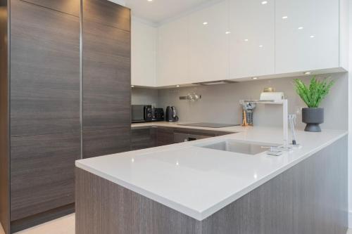 Mayfair's Luxurious Gem with Terrace, London (photo 10)