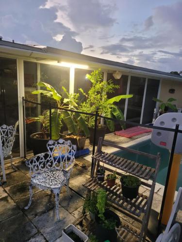 314PalmBeachPoolHousefrom59PerPersonMina4PersParty in 萊克沃思