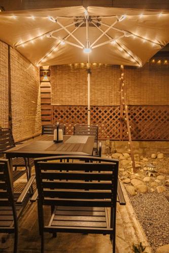 T304Japanese Garden Villa near Historic Town Max of 8 people