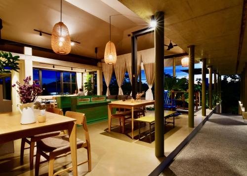 Coconut Lane Bangkok - 레스토랑