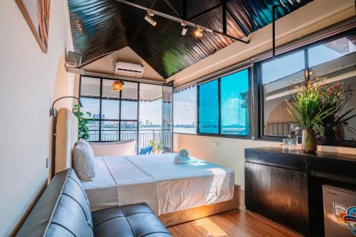 room detail thumbnail 0