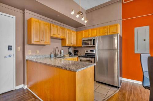 1Br in Heart of Downtown, Sauna, Prime Location, Cleveland (photo 2)