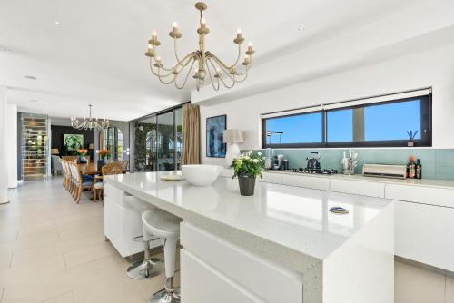 The 11 Camps Bay Villa - image 13