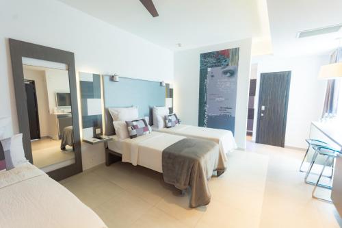 Triple Room room in Valentina Hotel
