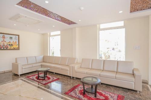 Lobby, Hotel Ivy Dew drops in Kitthaganahalli