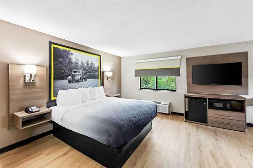 Super 8 by Wyndham Marston