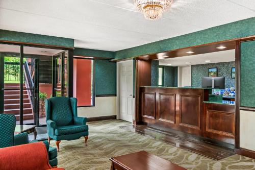 Econo Lodge Helen - 로비