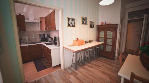 Barcolana Lodge Hostel in تري