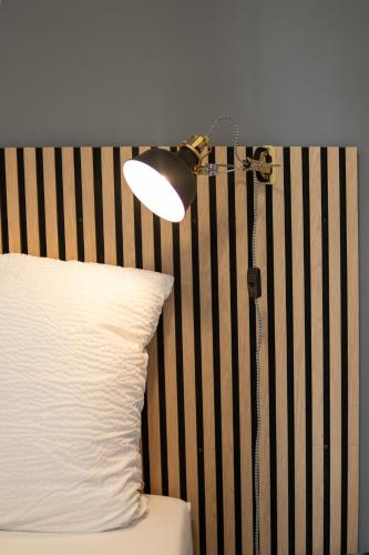 N12 Bright and cozy apartment with AC and parking, Братислава (фото 9)
