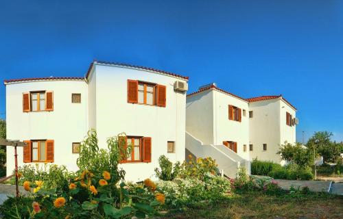 Studios Calvinos, Marathokampos (foto 5)