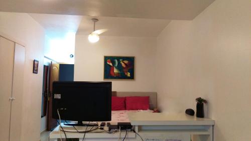 Studio Lateral Farol da Barra com Smart tv