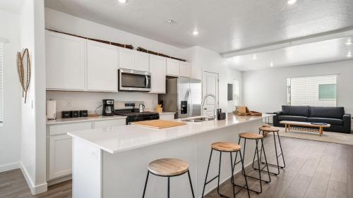 Family-Friendly 3-Story Home Sleeps 8 in American Fork