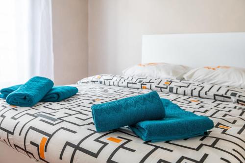 Bright and spacious family nest in Perpignan - image 2