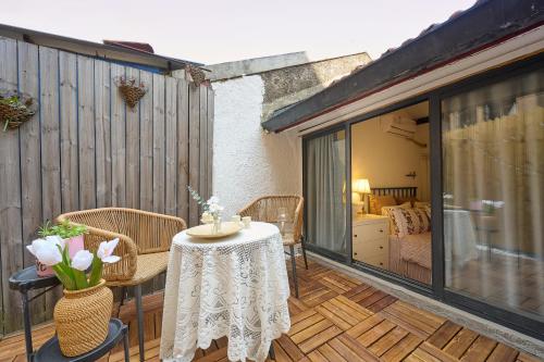 Shanghai Hills&Well-time Scandi Loft with Terrace Near Line2 Jing'an Temple, Shanghai (foto 2)