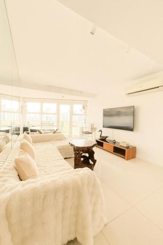 Cozy 2-bedroom in The Venice Luxury Residences, Manila