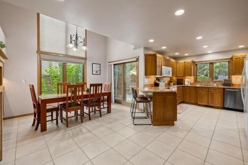 virtuve, Black Hills Executive Estate in Rockerville (SD)