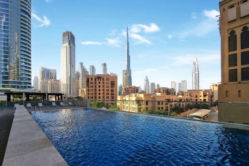Elegant 3-Bedroom Apartment - Panoramic Burj Khalifa and Downtown Views, Dubai (foto 5)