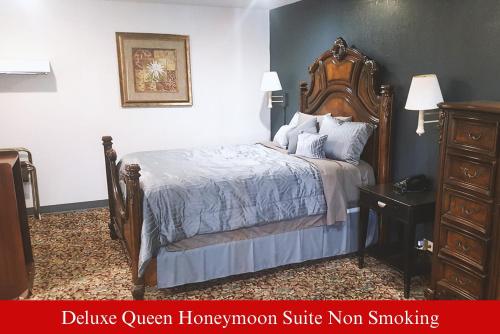 Deluxe Queen Suite