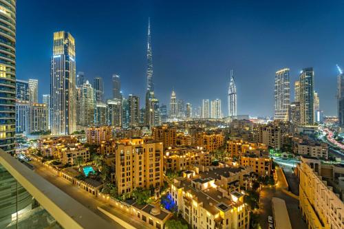 Elegant 3-Bedroom Apartment - Panoramic Burj Khalifa and Downtown Views, Dubai (foto 6)