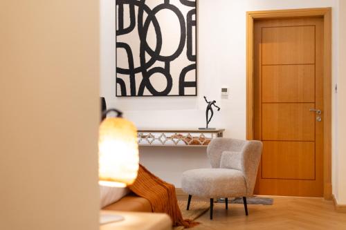 SkyHigh 4BR Penthouse Marina Views & Game Lounge Pool Table PS5, Дубай (фото 6)
