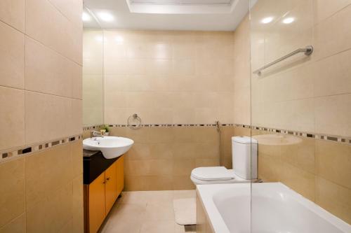 SkyHigh 4BR Penthouse Marina Views & Game Lounge Pool Table PS5, Дубай (фото 9)