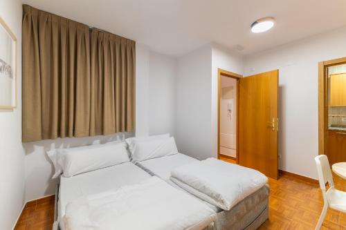 Apartamentos Madrid - image 8