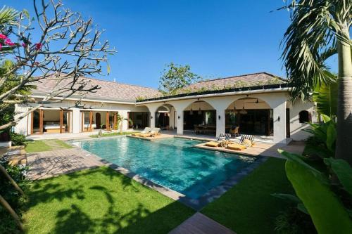 MerSea Villa -Brand new Balangan beach -luxurious 4 bdr with huge pool