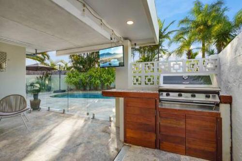 Sorrento Oasis - 5BR, Gym, Pool in Bundall