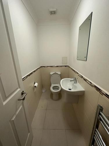 Cozy Room In Sauchiehall Street, Glasgow (photo 7)