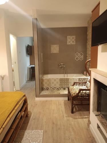 Facilities, Casina Manfre in San Pietro Avellana