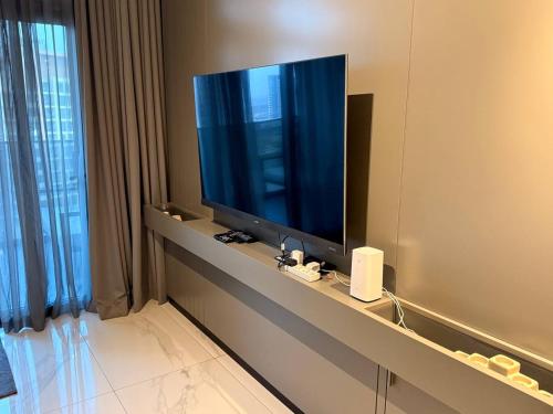 7 min walk to Dubai Mall & Burj Khalifa, Dubai (foto 5)