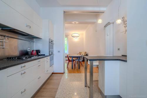 ห้องครัว, Metro Elegance Home Spazi Ampi e Charme Urbano in เซสโต ซาน โจวานนี่